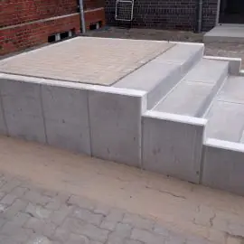 Podest für Feuertreppe